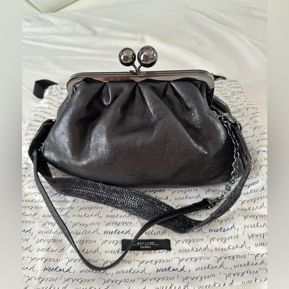 MaxMara Black Frame-Clasp Leather Shoulder Bag